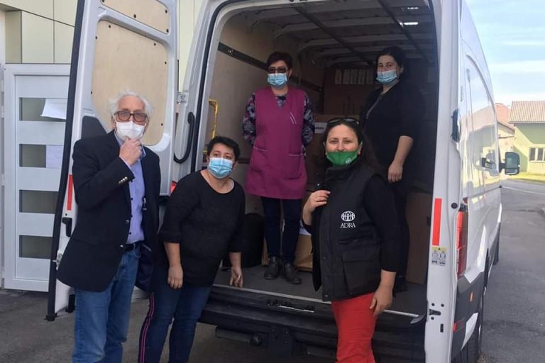 Zahvaljujemo se donatoru velikog srca iz Austrije, koji je putem ADRA humanitarne organizacije iz Zagreba, dovezao pokrivače za Dom za starije u Glini.