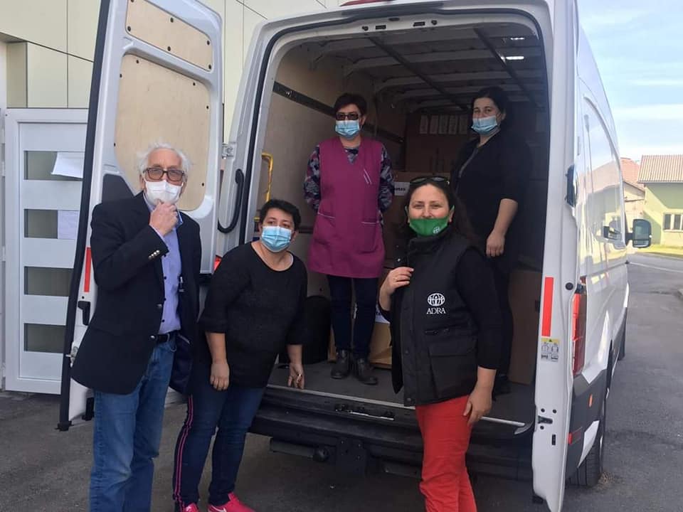 Zahvaljujemo se donatoru velikog srca iz Austrije, koji je putem ADRA humanitarne organizacije iz Zagreba, dovezao pokrivače za Dom za starije u Glini.