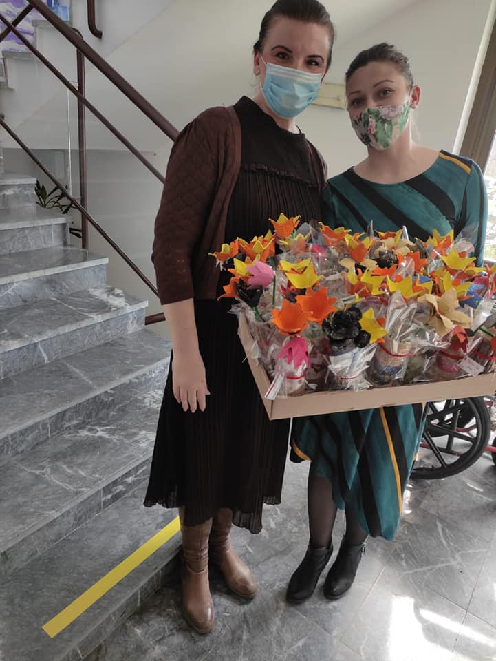 Sretan Dan žena žele vam korisnice i djelatnice Doma