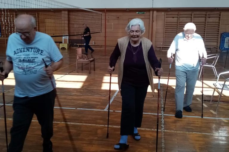 NORDIJSKO HODANJE UZ ŠTAPOVE