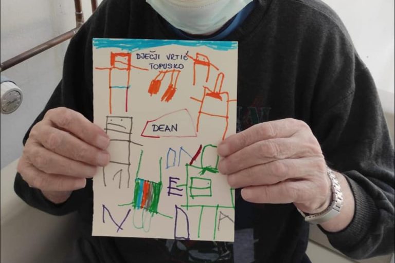 Vrijedne ruke dječice iz dječjeg vrtića Topusko