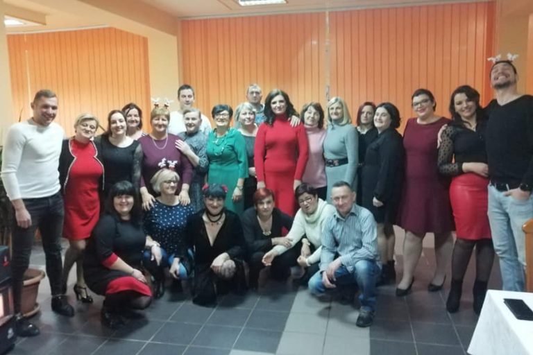 Blagoslovljen Božić i sretna Nova 2022. godina