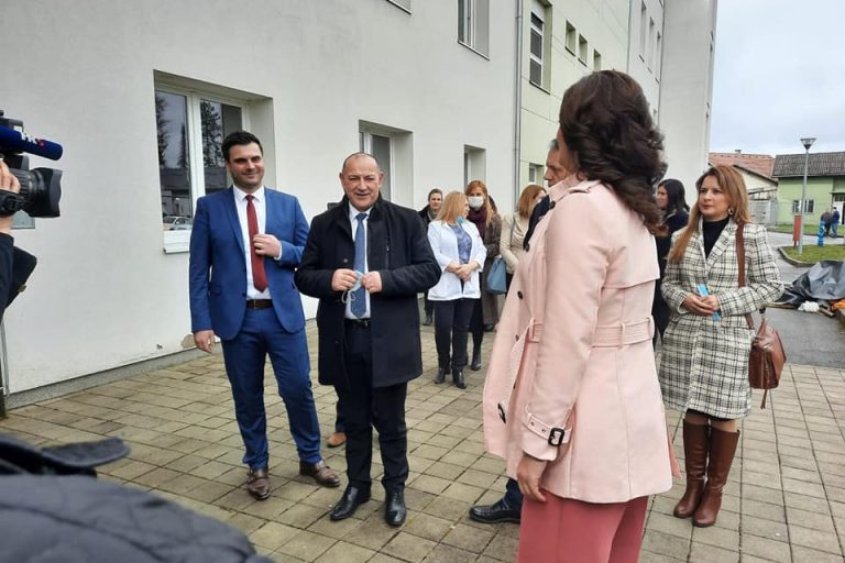 Posjet - potpredsjednik vlade i ministar hrvatskih branitelja i župan