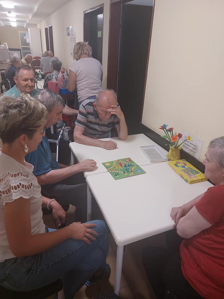 Zabavno druženje korisnika uz društvene igre