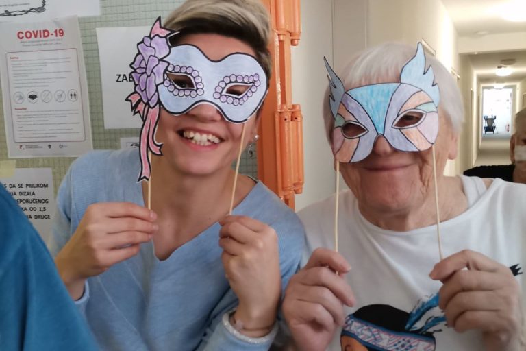 Maskenbal u Domu za starije osobe Glina