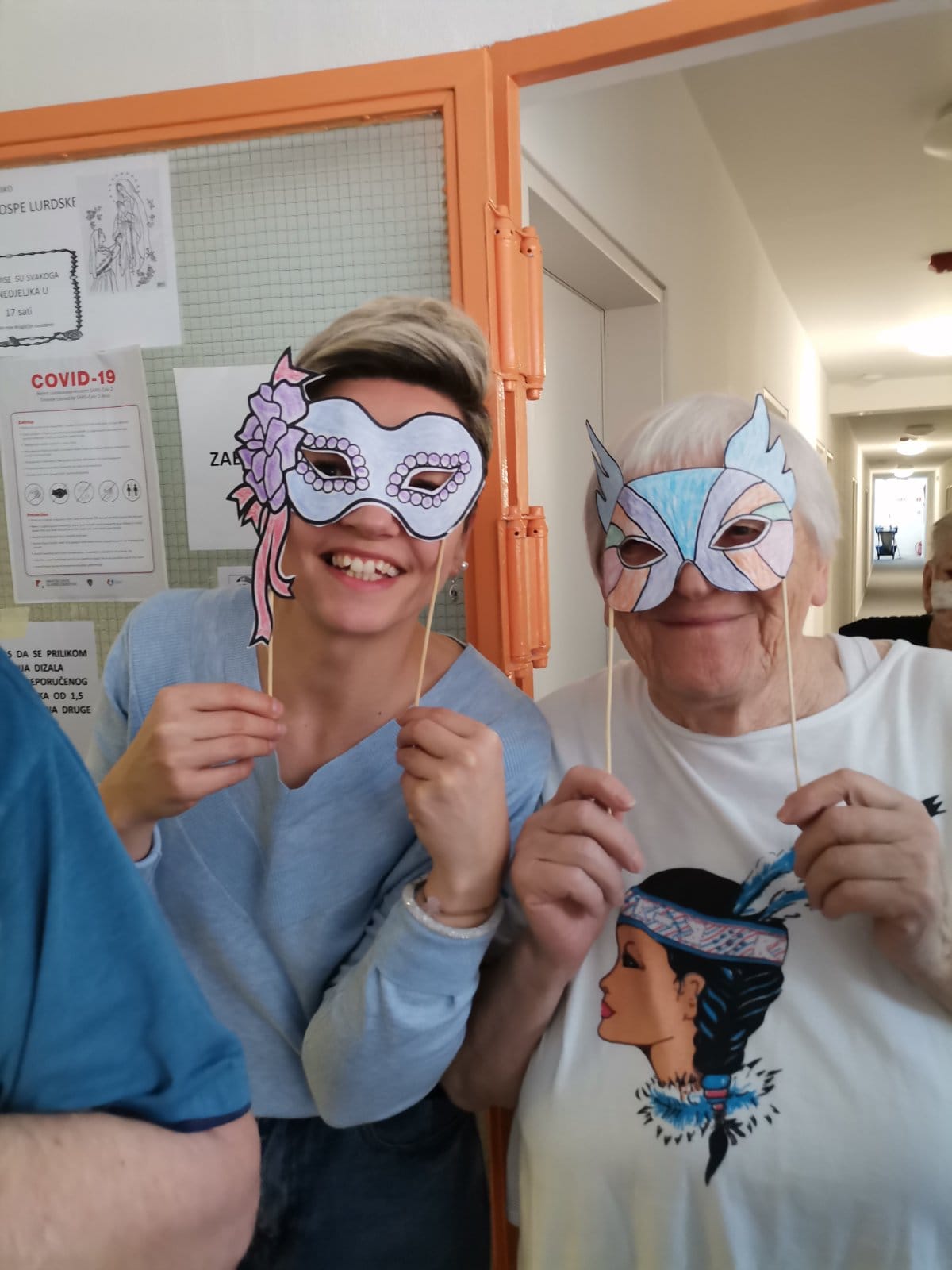 Maskenbal u Domu za starije osobe Glina