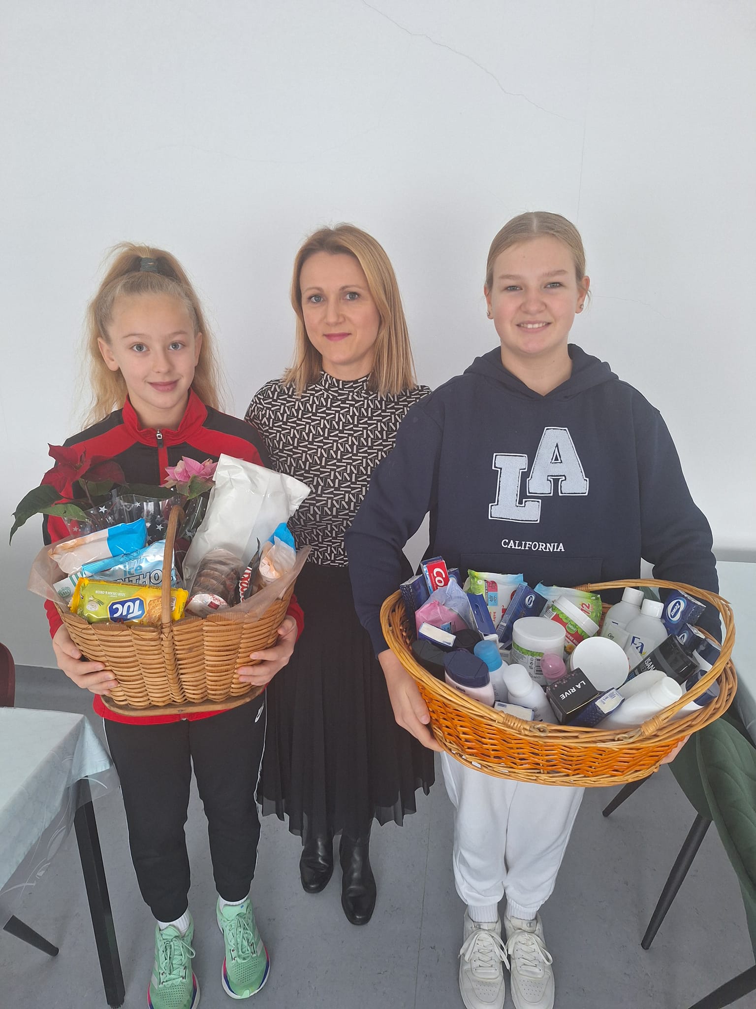 410007479_834911815100680_4356373758631321175_n Posjet učenika Osnovne škole Glina