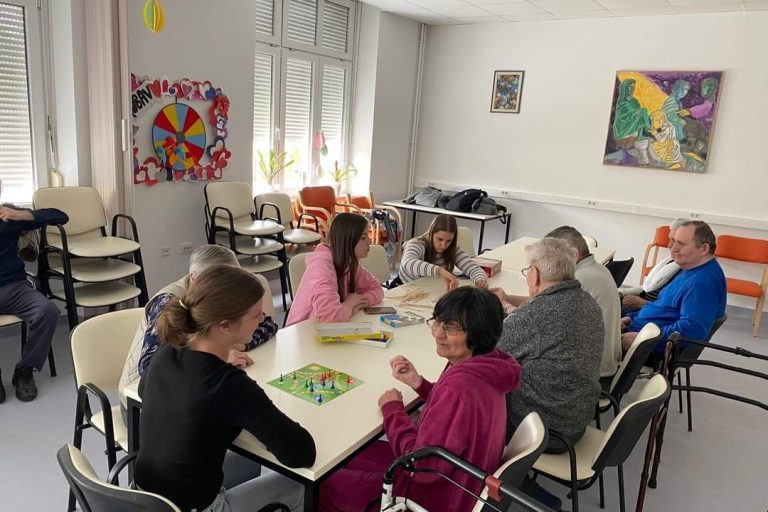 Volonterke Školskog kluba Manus Aperta