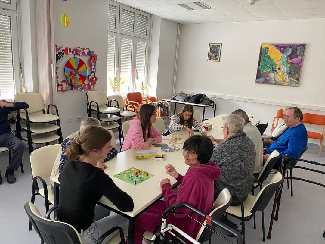 Volonterke Školskog kluba Manus Aperta