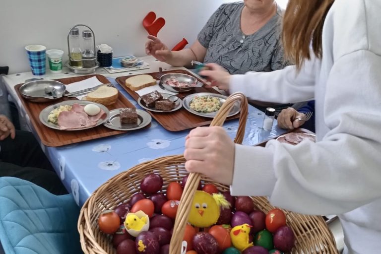 Svim vjernicima pravoslavne vjeroispovijesti želimo sretan Uskrs!