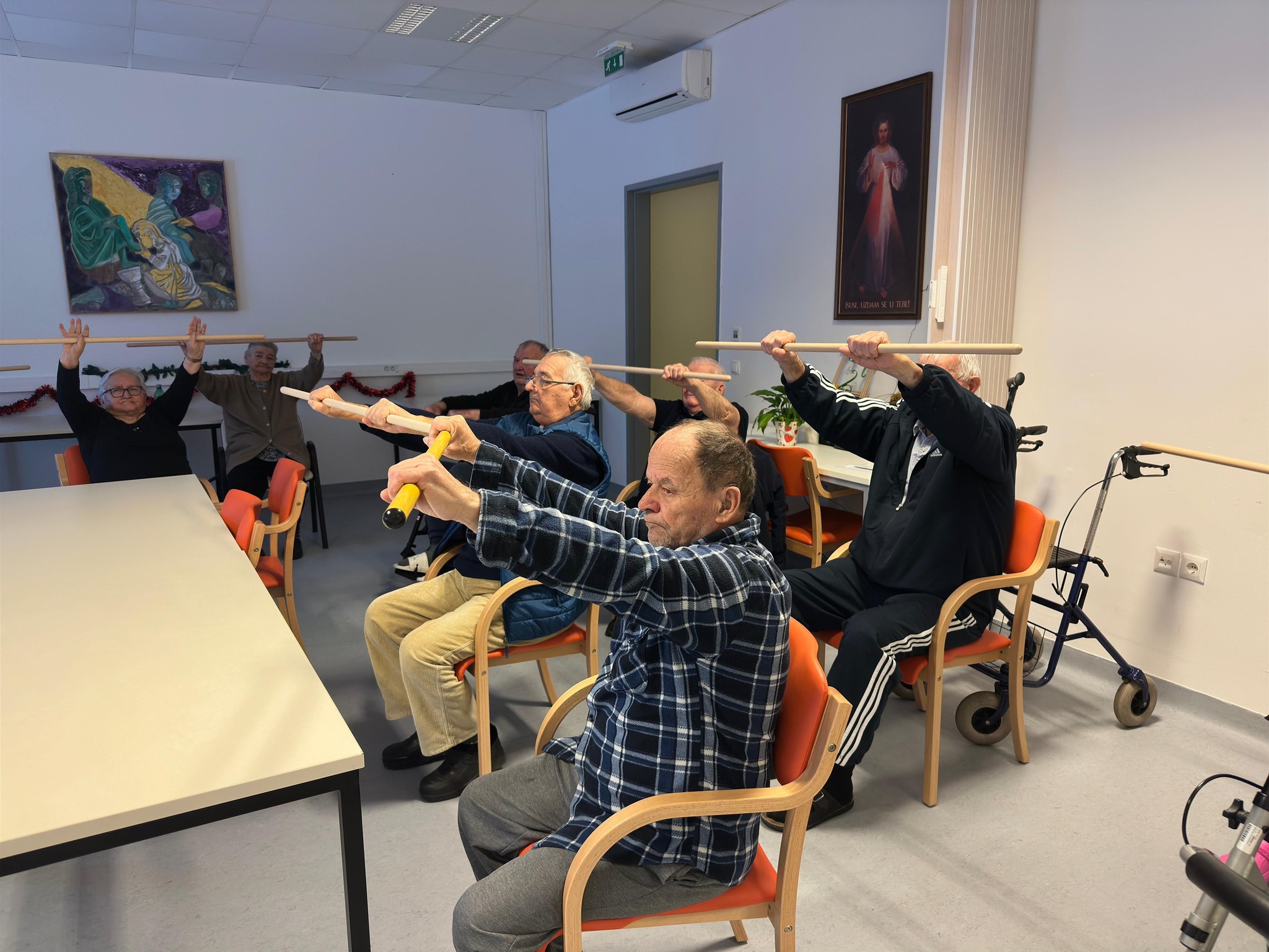 Vježbanje s našom fizioterapeuticom Albinom