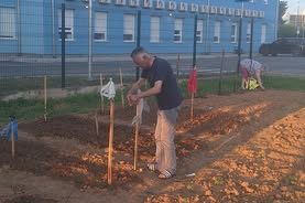 RADNA TERAPIJA U VRTU