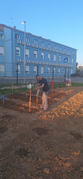 RADNA TERAPIJA U VRTU
